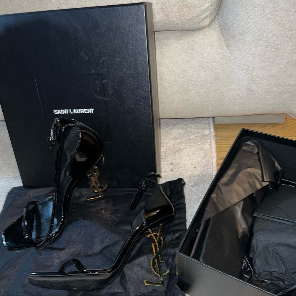 Yves Saint Laurent YSL heels
